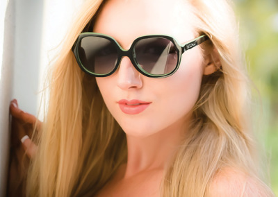 Britney Spears Badspade Eyewear Sunglasses that float on water